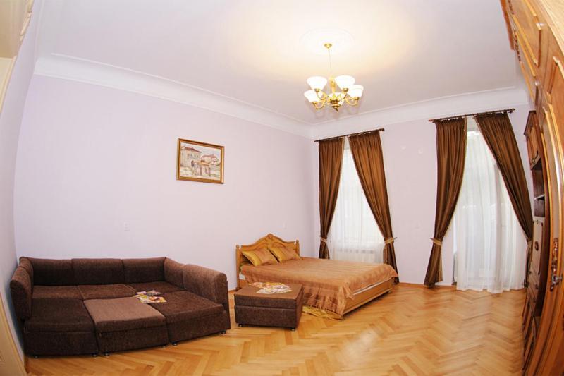 Luxury Apartment Near Rynok Square Lviv Extérieur photo