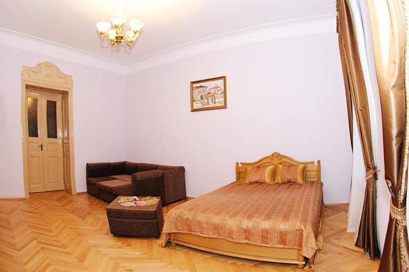 Luxury Apartment Near Rynok Square Lviv Extérieur photo